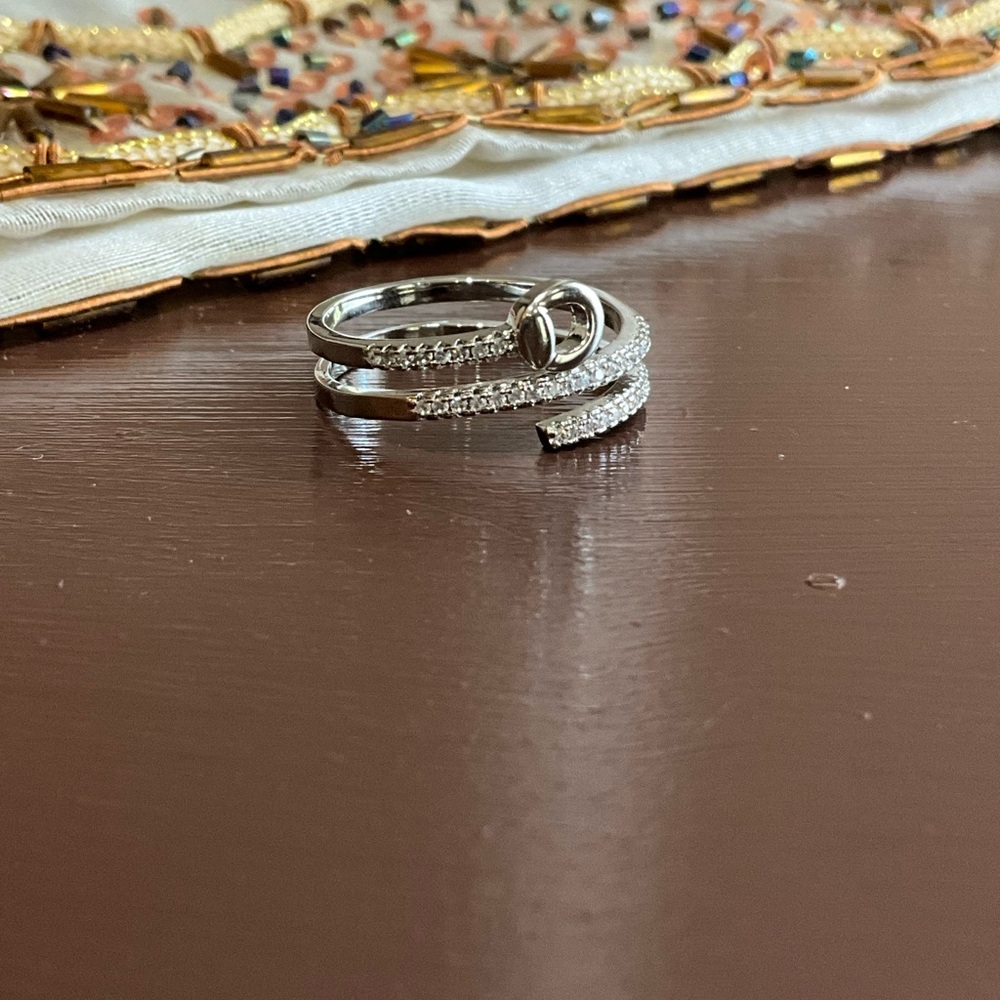 Elegant Silver Ring with Crystal Accent 9 - Picture 6 of 10